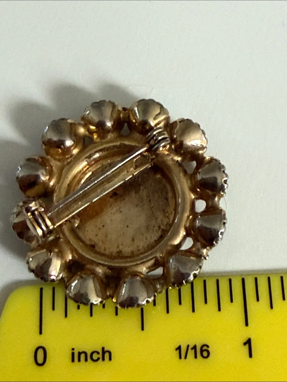Vintage Gold-Tone Gemini coin Pin Brooch Emerald Green birthstone rhinestones - Picture 7 of 7